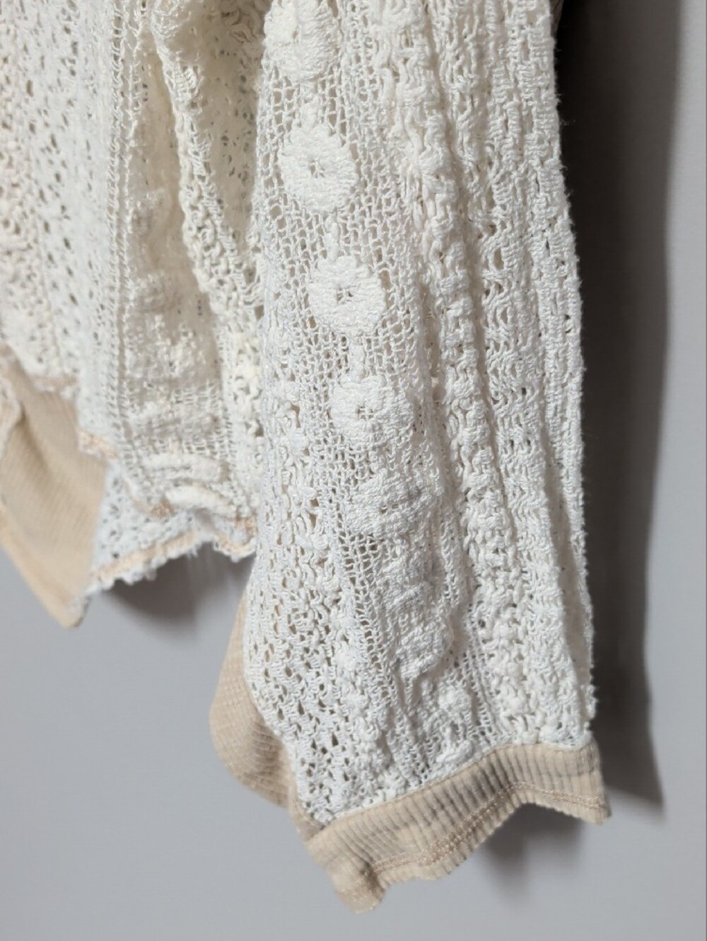 POL Beige and Cream Crochet V-Neck Sweater - Picture 4 of 8